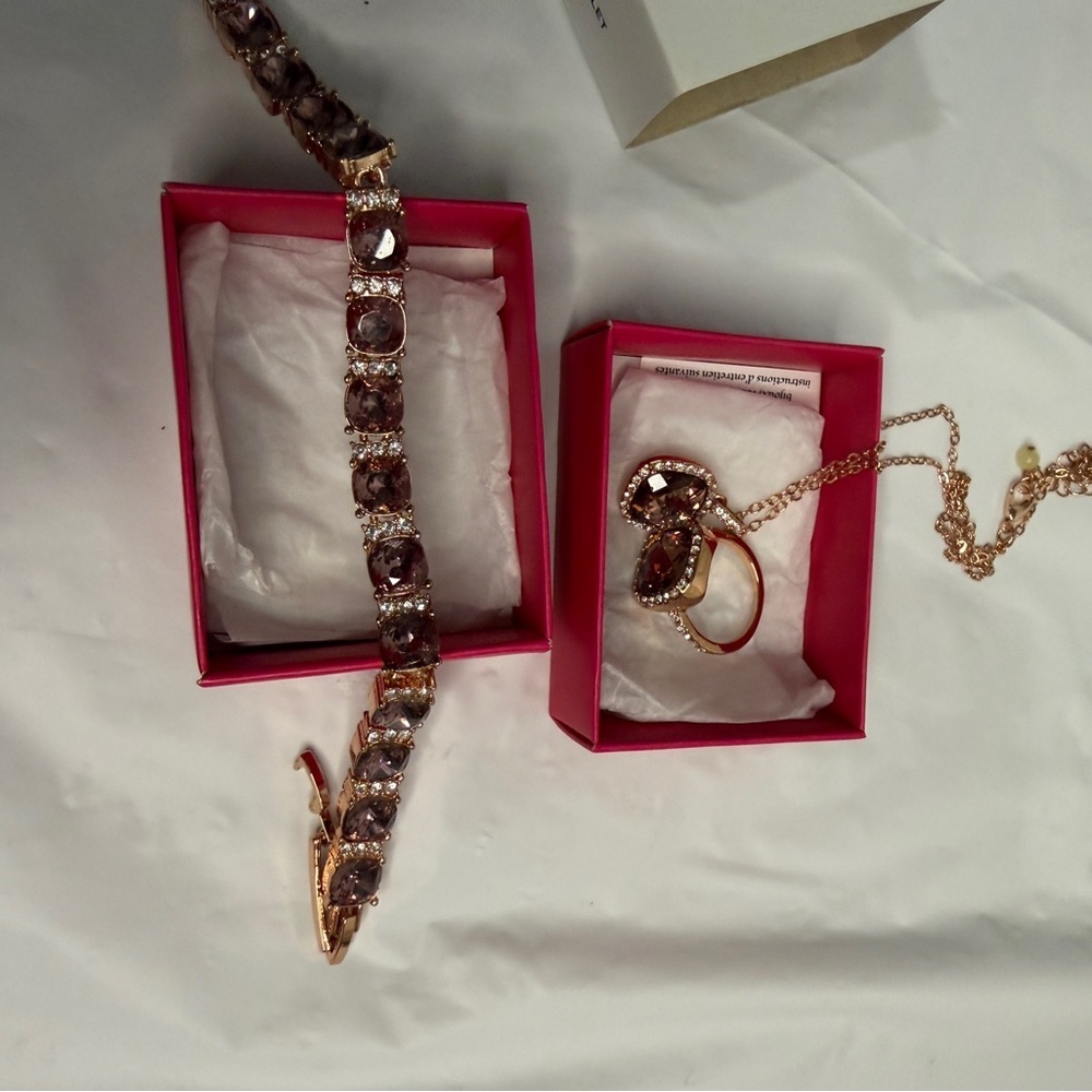 Vintage Avon Jewelry Set of 3 ( ring, necklace, bracelet)